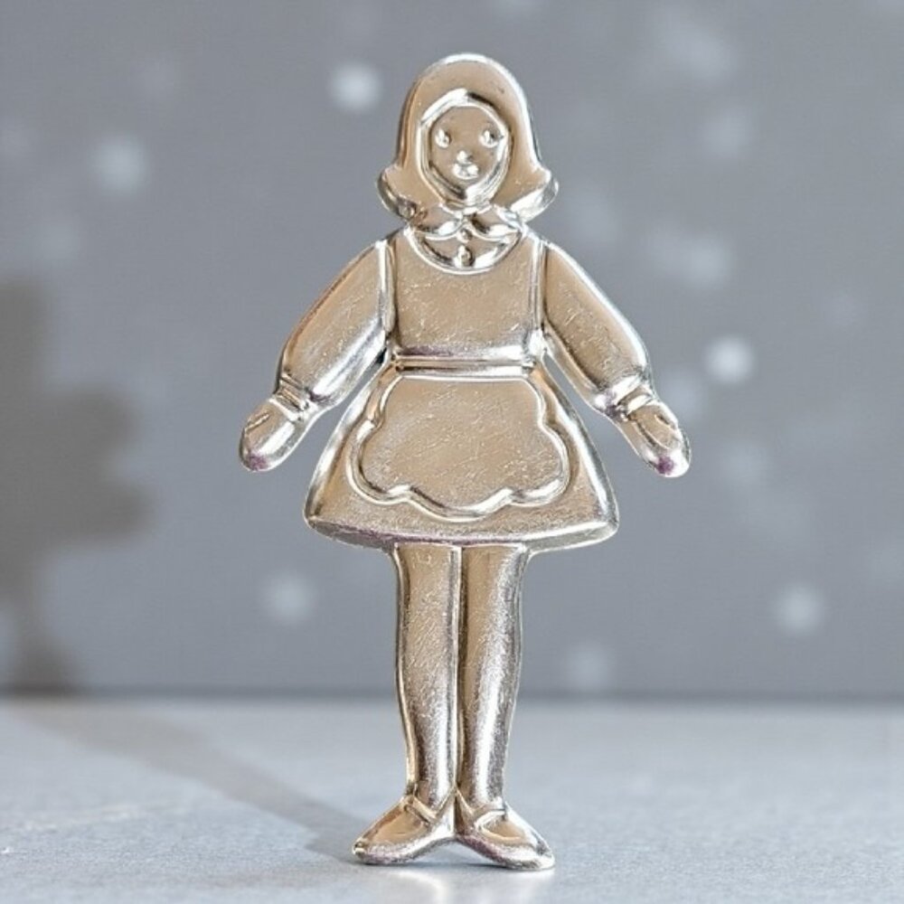 Vintage McCall Betsy Cookie Cutter doll figure from 1971 metal